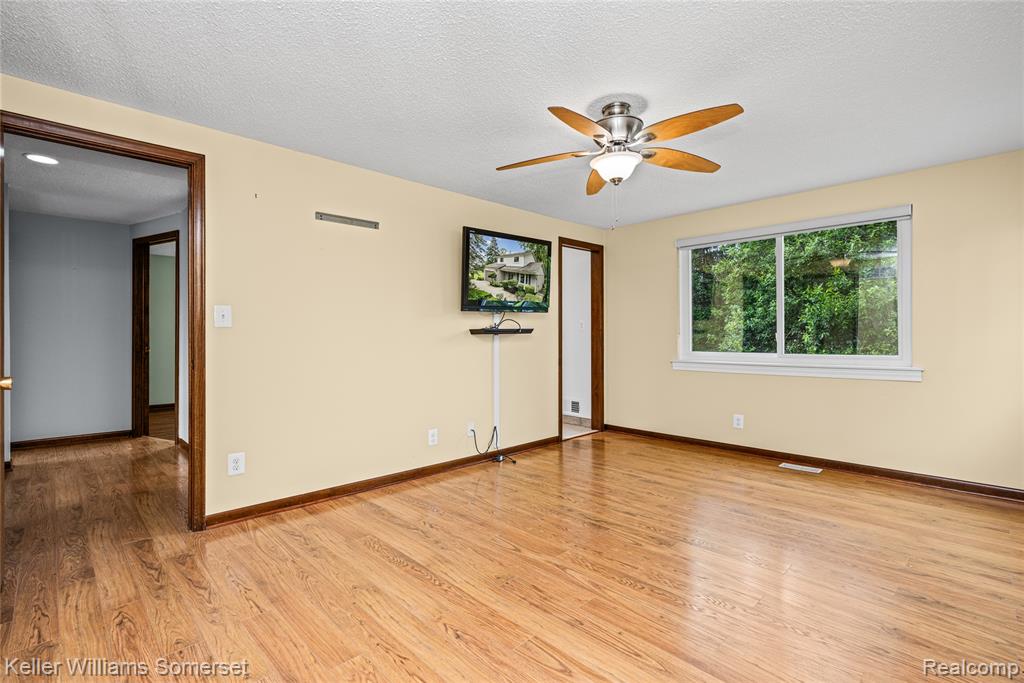 33614 Lakeview Street, New Baltimore, MI 48047 — Photo 47