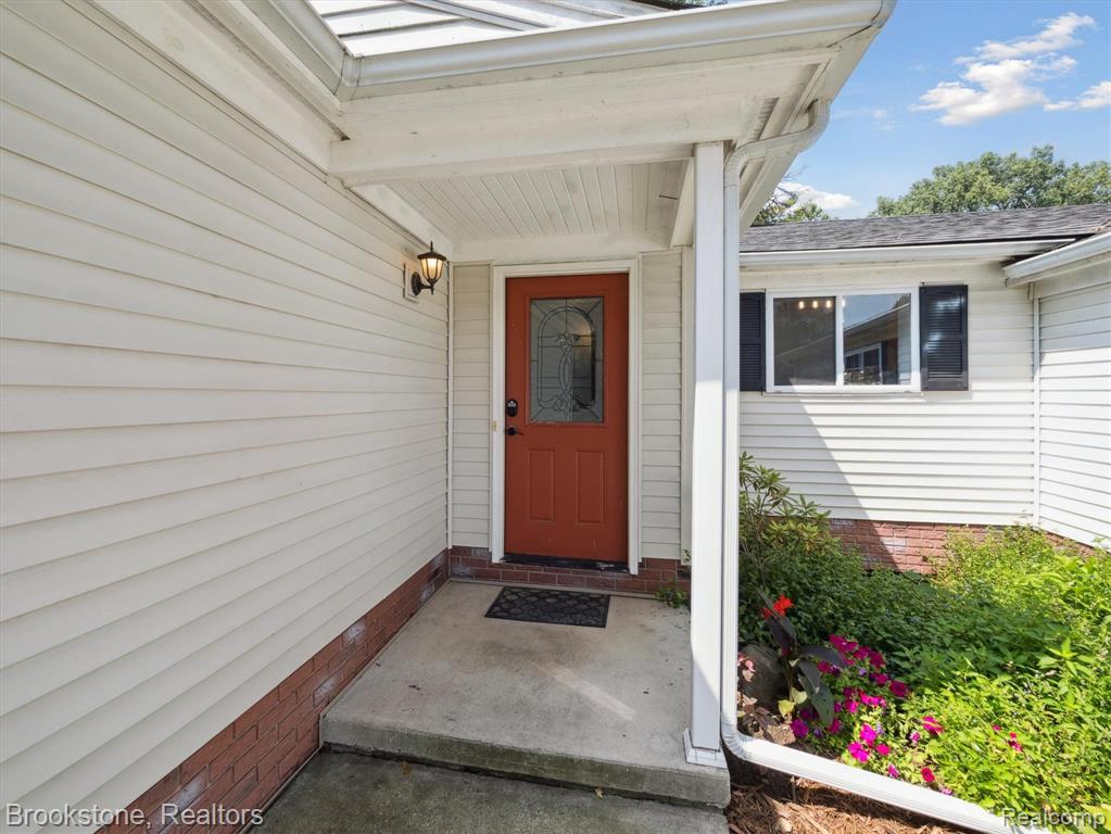 771 Gertrude Road, Waterford, MI 48328 — Photo 4