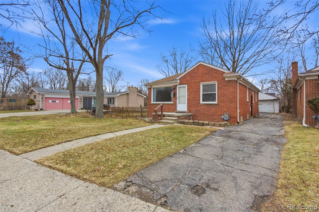 7676 Pierson Street, Detroit, MI 48228 — Photo 16