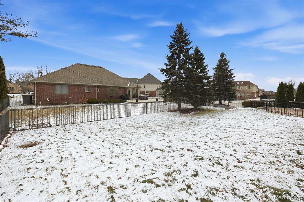 48274 Beacon Square Drive, Macomb, MI 48044 — Photo 7