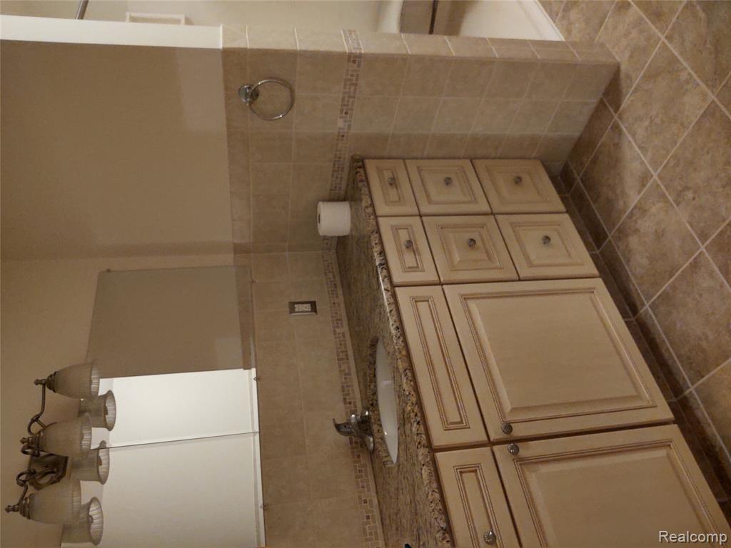 8996 Main Street, Whitmore Lake, MI 48189 — Photo 15