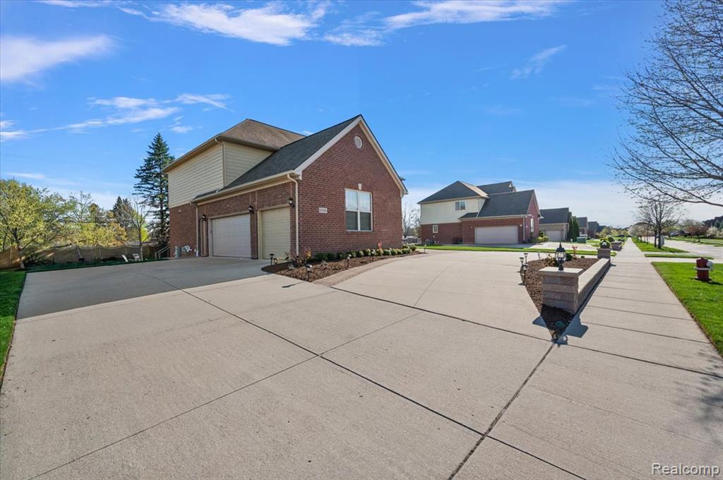 4366 S Lake Lane, Shelby Twp, MI 48316 — Photo 57