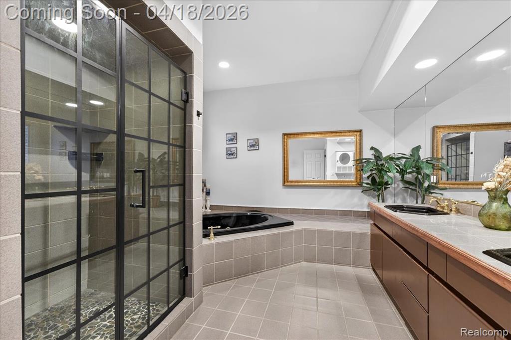 8657 Marquette Drive, Grosse Ile, MI 48138 — Photo 43