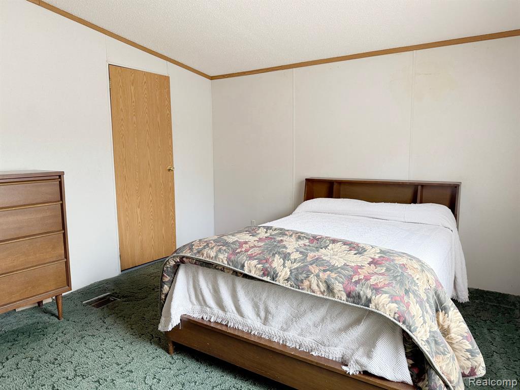 10472 N ATHEY Avenue, Harrison, MI 48625 — Photo 15