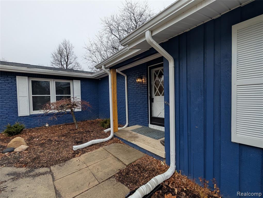 6353 Perry Road, Grand Blanc, MI 48439 — Photo 11