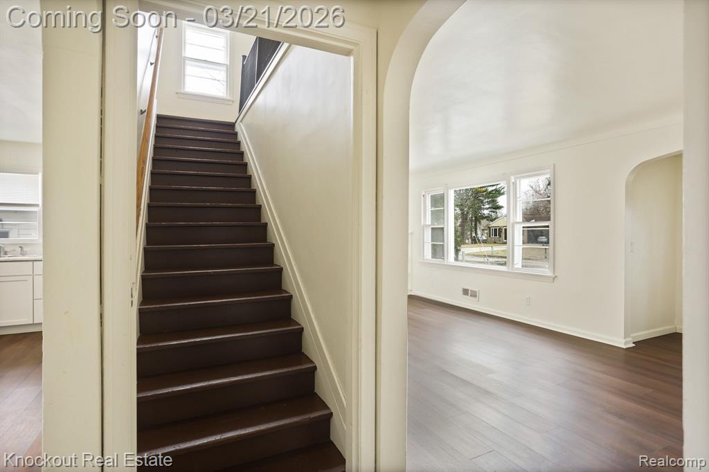 1060 Cross Street, Saginaw, MI 48602 — Photo 21