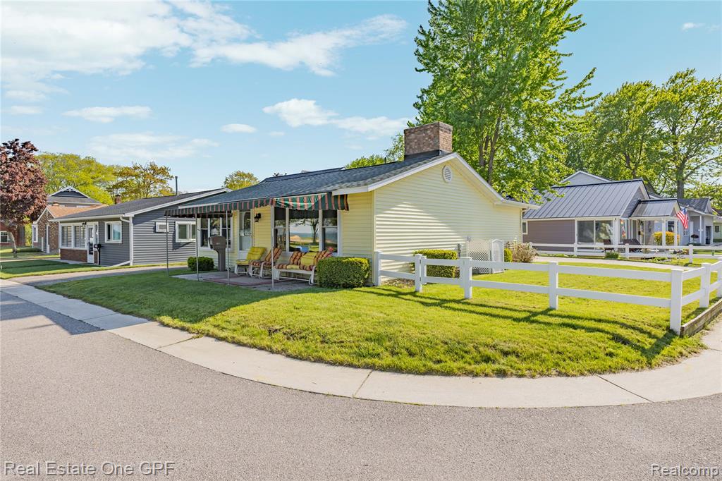 5871 Manor Drive, Fort Gratiot, MI 48059 — Photo 41