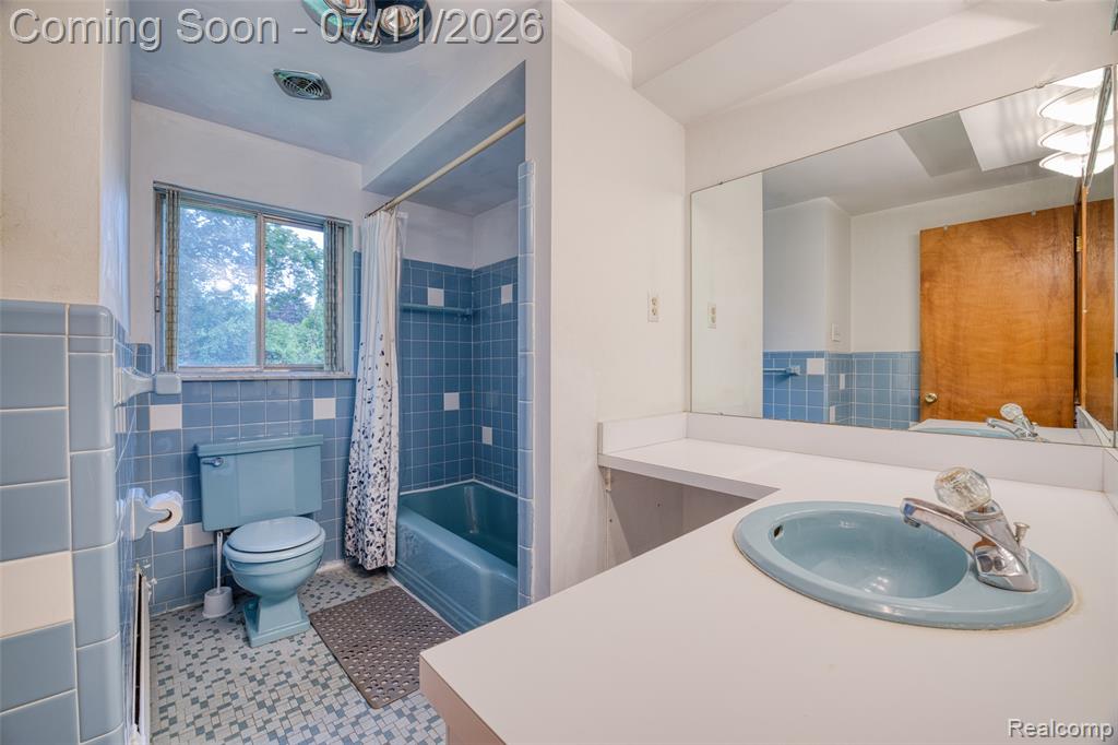 6970 Wing Lake Road, Bloomfield Hills, MI 48301 — Photo 4