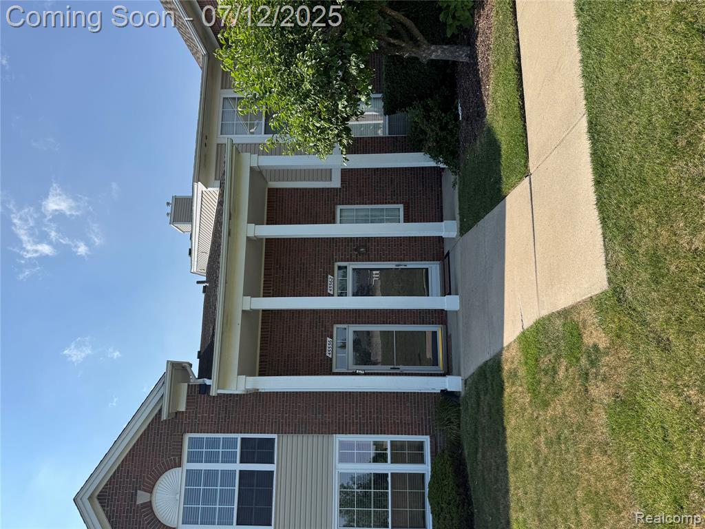 45562 Warwick Drive, Macomb, MI 48044 — front exterior