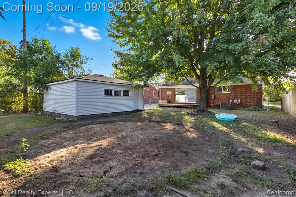 8843 Headley Drive, Sterling Heights, MI 48314 — Photo 17