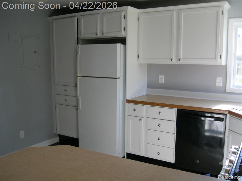 4916 Hillock, Highland, MI 48356 — Photo 11