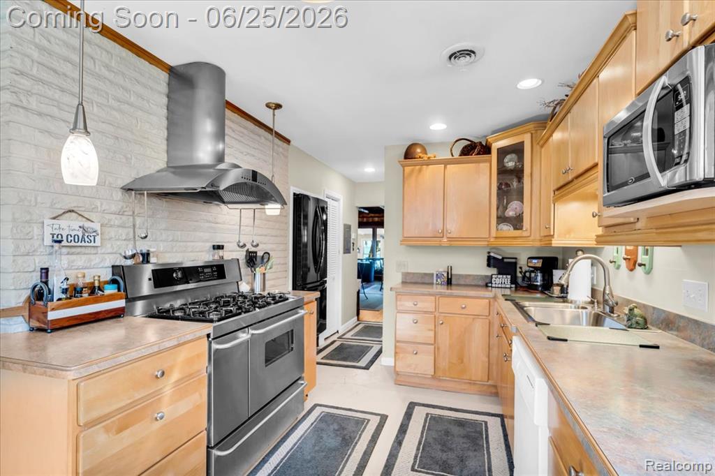 9905 Dixie Highway, Ira, MI — Photo 9