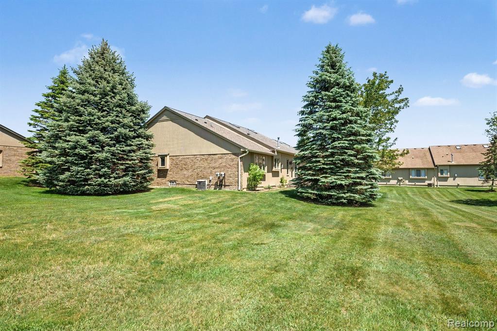 4337 Elaine Court, Utica, MI 48316 — Photo 40