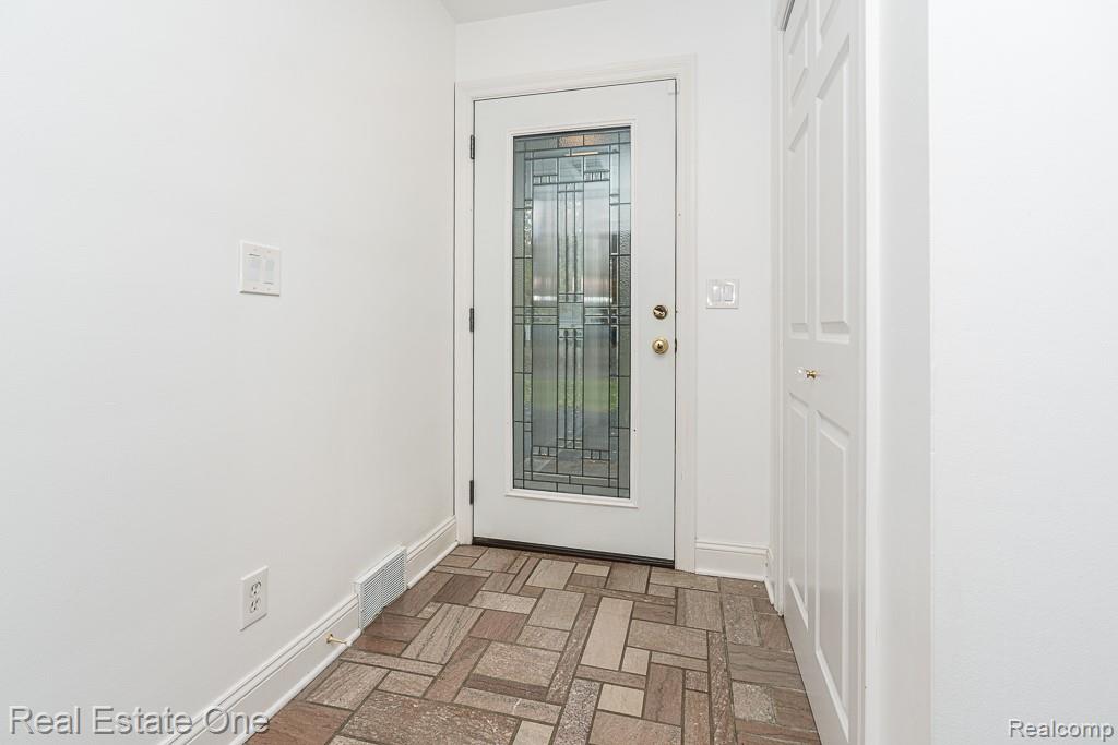 509 Walbridge Drive, East Lansing, MI 48823 — Photo 13