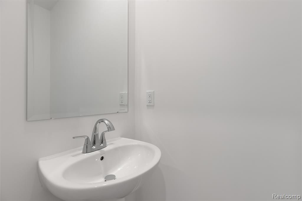 5342 TRAIL VISTA Drive, West Bloomfield, MI 48323 — Photo 18