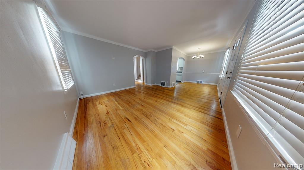 916 N Kenwood Avenue, Royal Oak, MI 48067 — Photo 8
