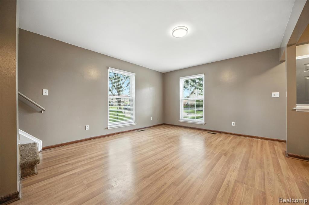 8924 Shawn Drive, Sterling Heights, MI 48312 — Photo 5