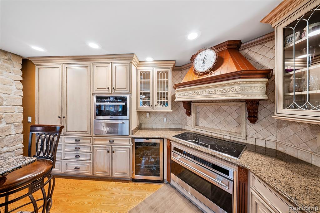 8931 Bridge Road, Grosse Ile, MI 48138 — Photo 13