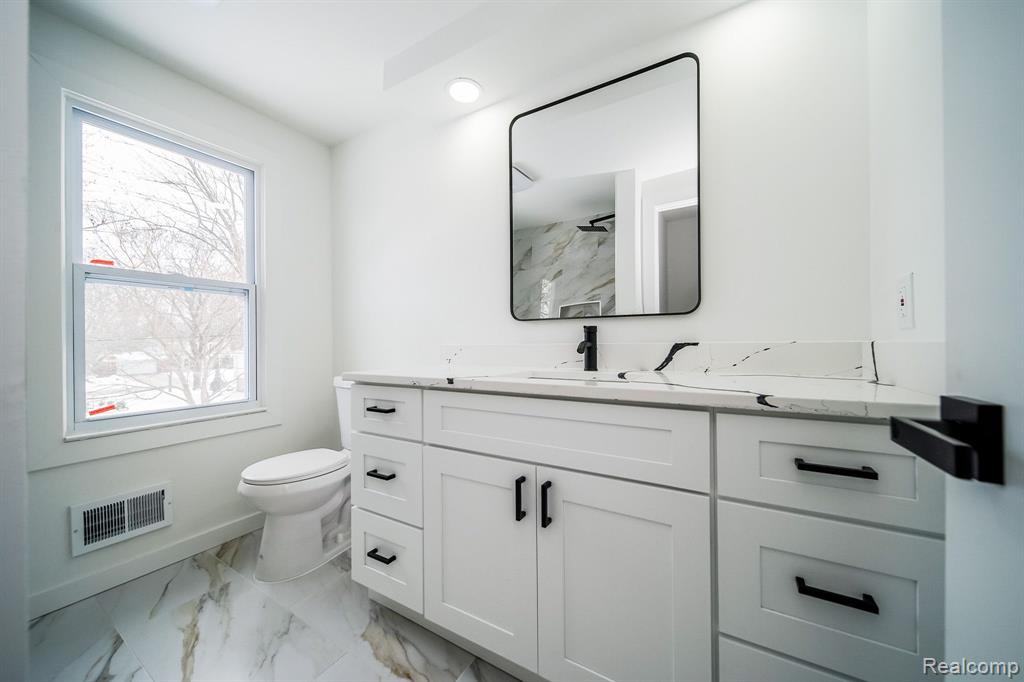 7359 SAINT AUBURN Drive, Bloomfield Hills, MI 48301 — Photo 59