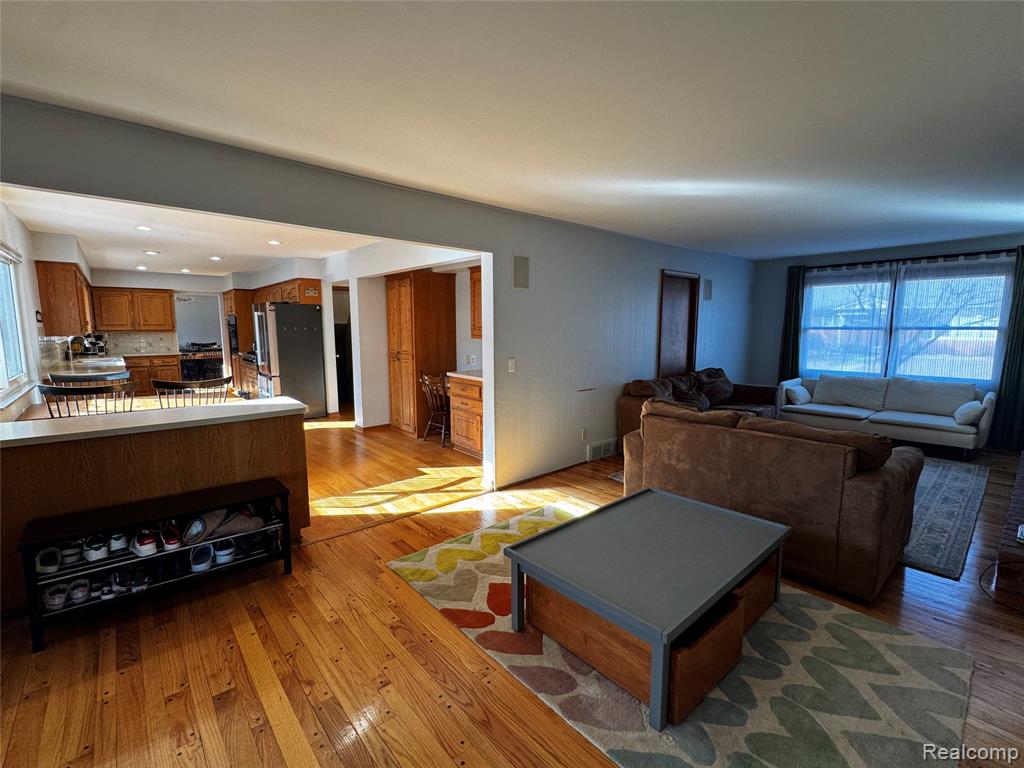 855 Avon Court, Grosse Pointe Woods, MI 48236 — Photo 39