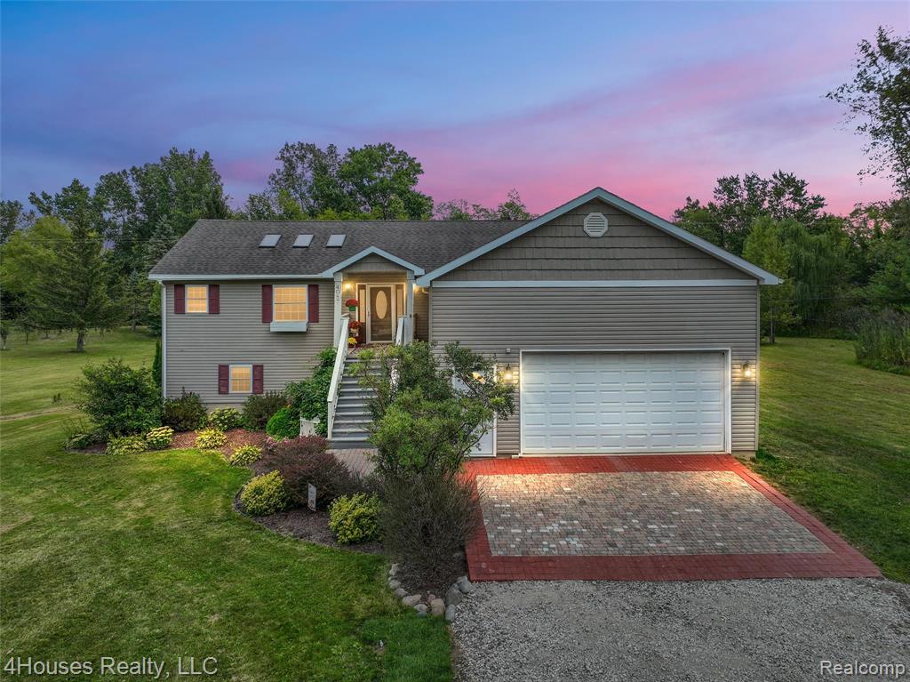 4087 Silver Valley Drive, Lake Orion, MI — front exterior