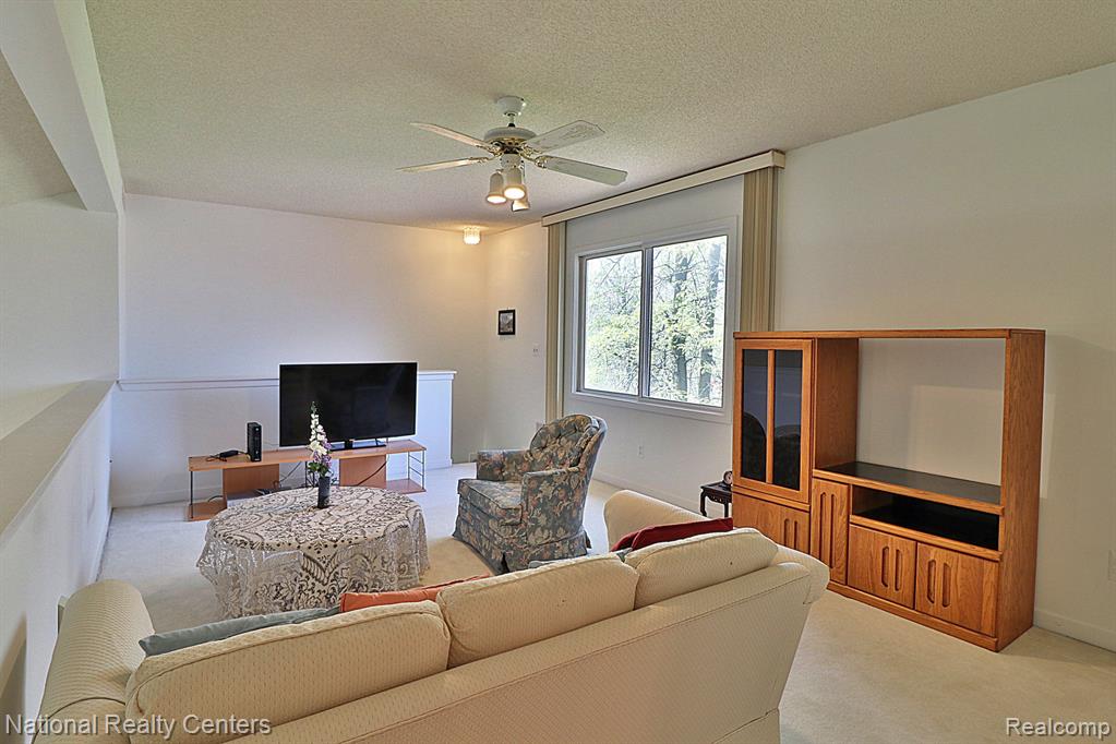 6400 PINECREST, West Bloomfield, MI — Photo 26