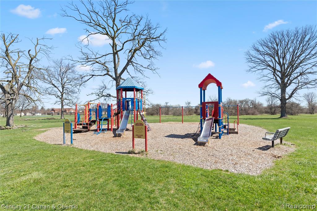 9100 Asbury Park, Detroit, MI 48228 — Photo 15