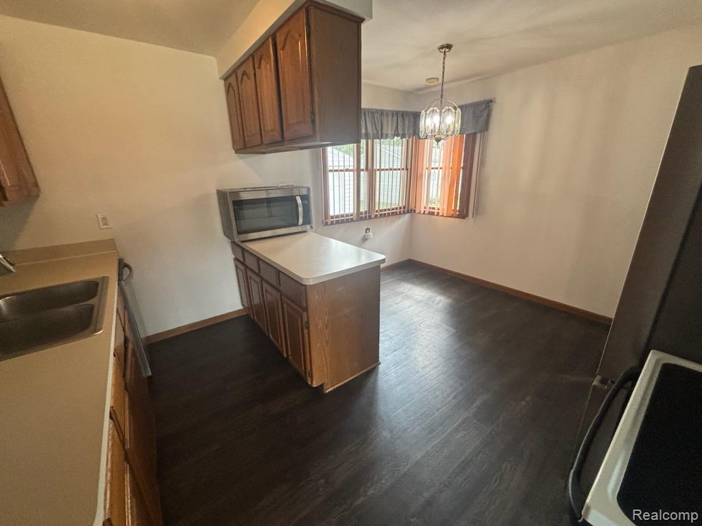 960 Radcliff Street, Garden City, MI — Photo 8