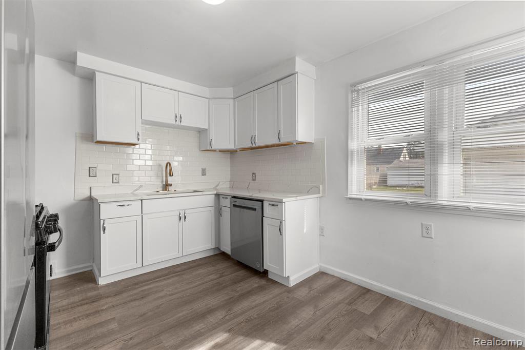 6872 Lathers Street, Garden City, MI — Photo 10