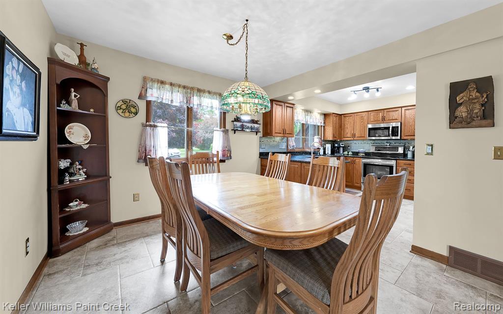 9594 MARQUETTE Road, Wales, MI — Photo 7