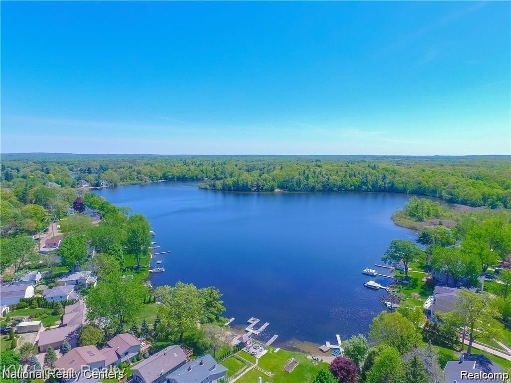 1349 Beach Drive, Lake Orion, MI — Photo 3