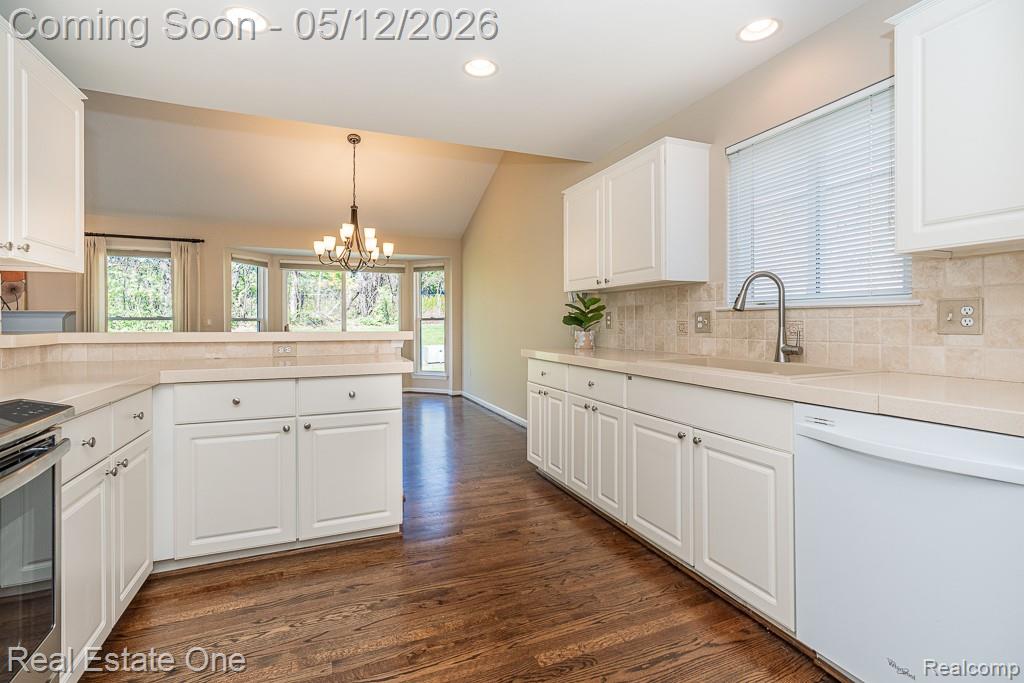 1110 Churchill Circle, Rochester, MI 48307 — Photo 18