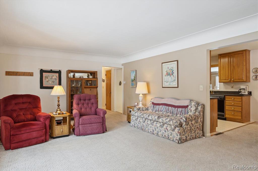 310 TAYLOR Lane, Chelsea, MI 48118 — Photo 9