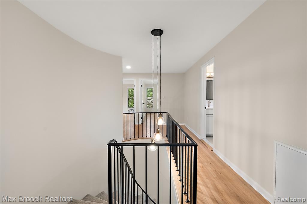 4525 Valleyview Drive, West Bloomfield, MI 48323 — Photo 13