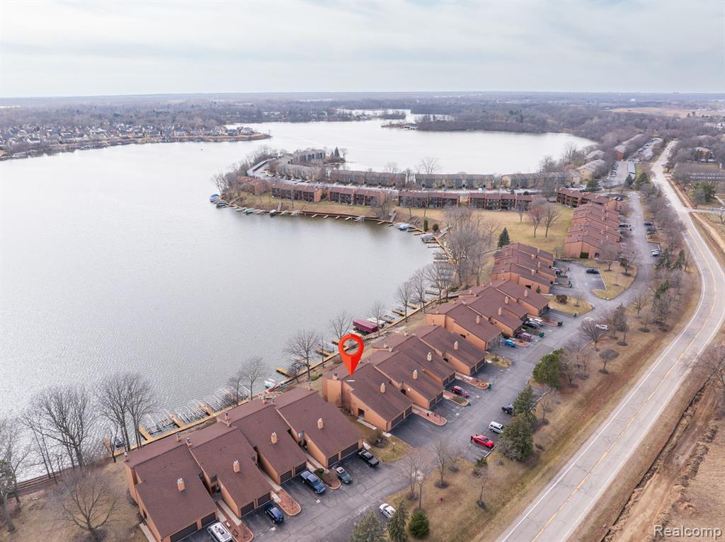 48041 BAYSHORE Drive, Belleville, MI 48111 — Photo 38