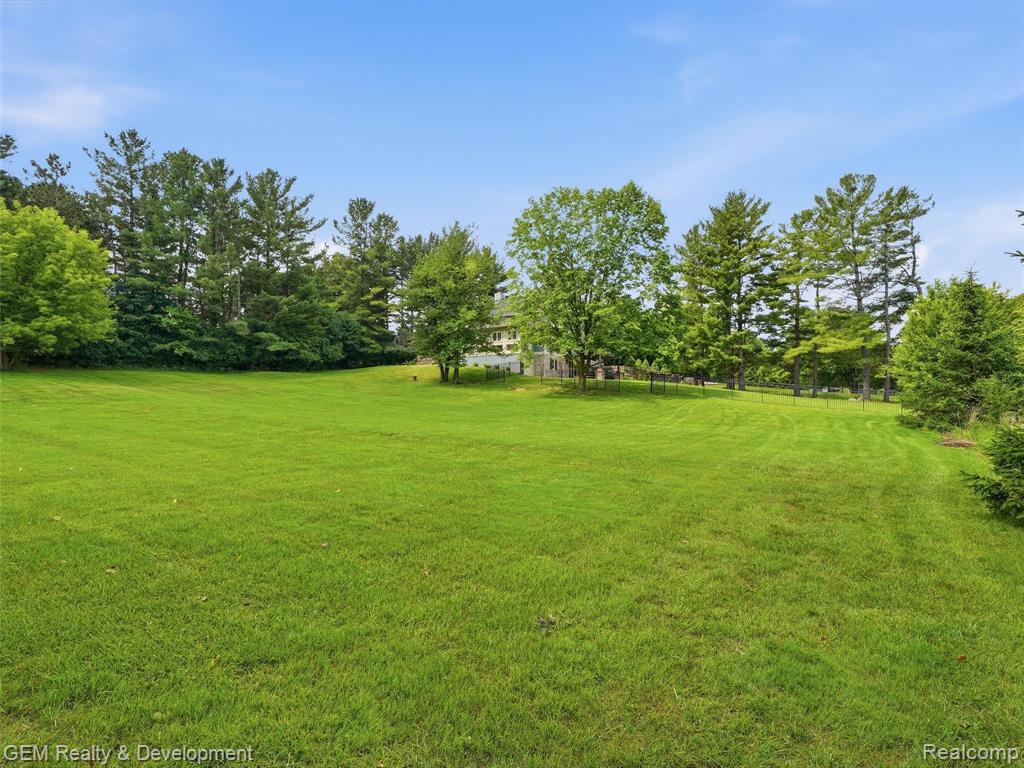 45625 W 9 Mile Road, Novi, MI — Photo 93