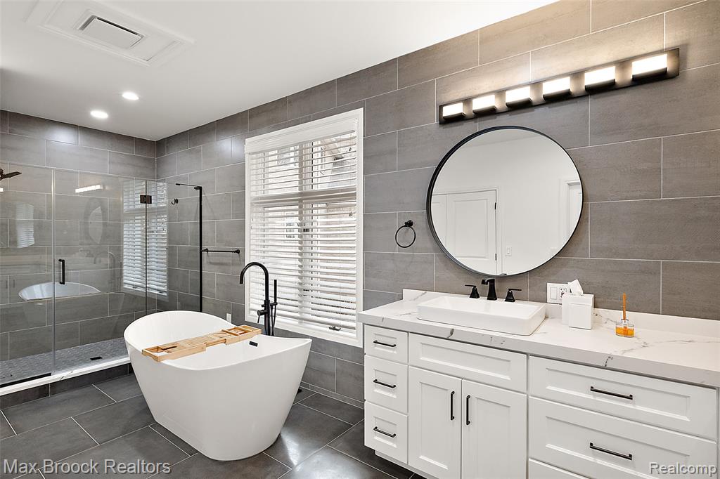 7515 Hiddenbrook Lane, Bloomfield Hills, MI 48301 — Photo 20