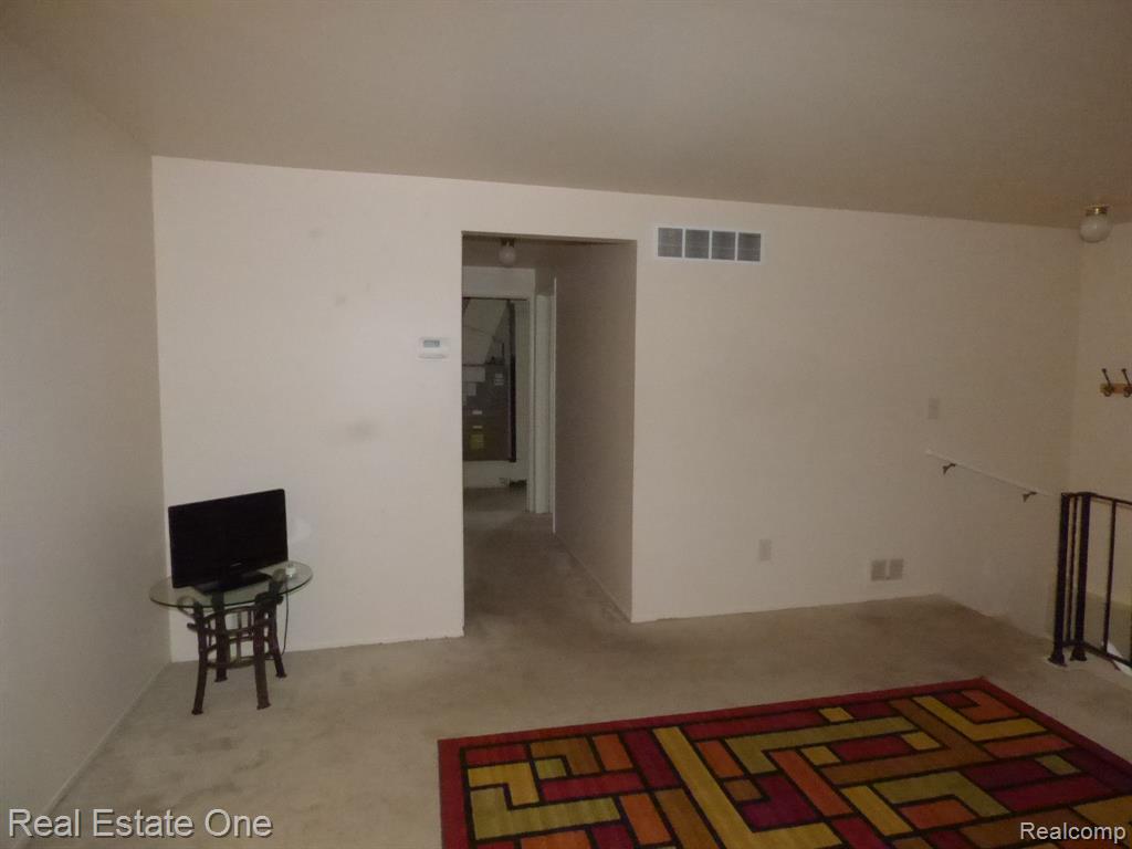 108 Princeton Drive, South Lyon, MI 48178 — Photo 9