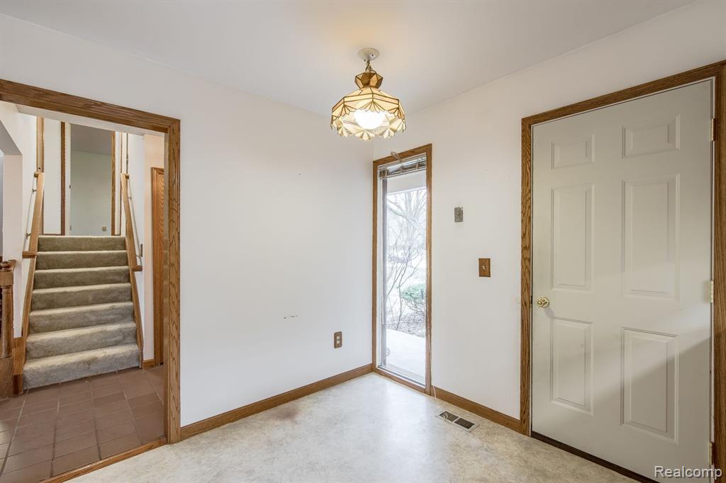 5126 OLD COVE Road, Clarkston, MI — Photo 14