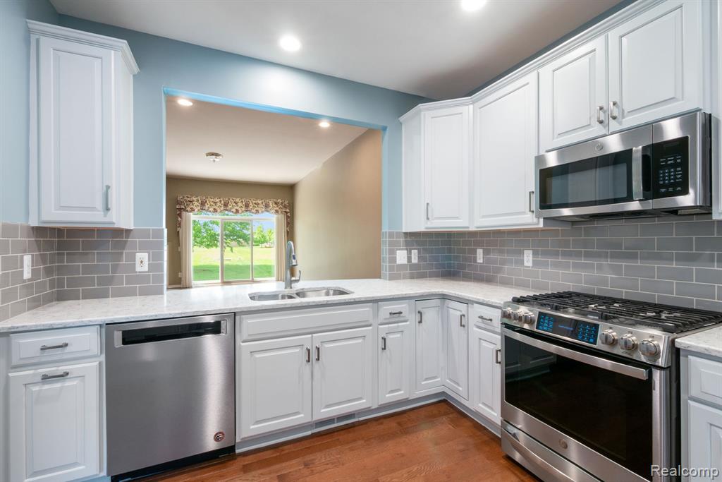 40658 Saint Louis Drive, Clinton Twp, MI 48038 — Photo 19