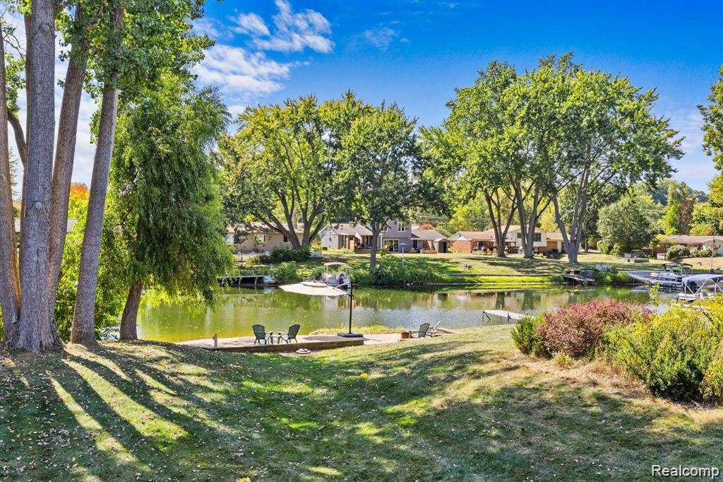 880 Artdale Drive, White Lake, MI 48383 — Photo 43