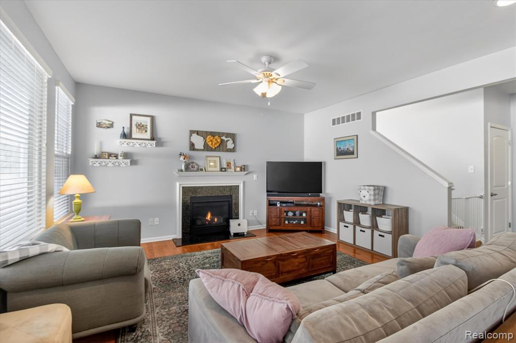 386 Fletcher Street, Wixom, MI 48393 — Photo 8