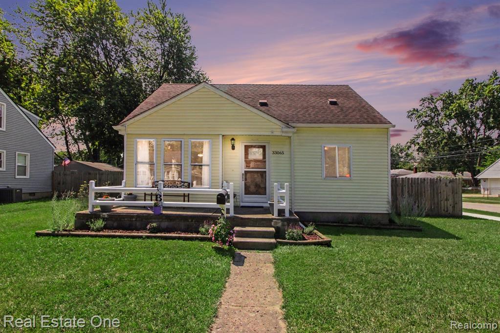 33065 John Hauk Street, Garden City, MI