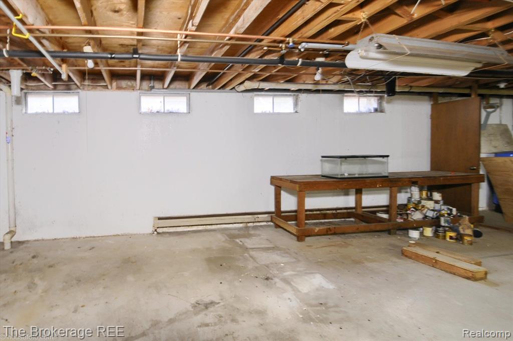 688 UPHILL Road, Milford, MI 48381 — Photo 40