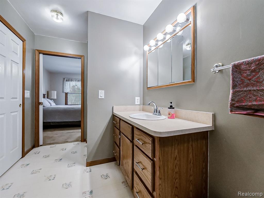 5504 DEER RUN, Tipton, MI 49287 — Photo 16