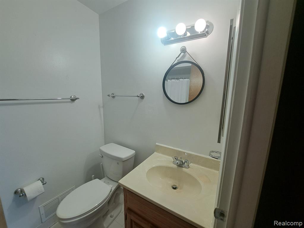 29469 BOBRICH Street, #76, Livonia, MI 48152 — Photo 12