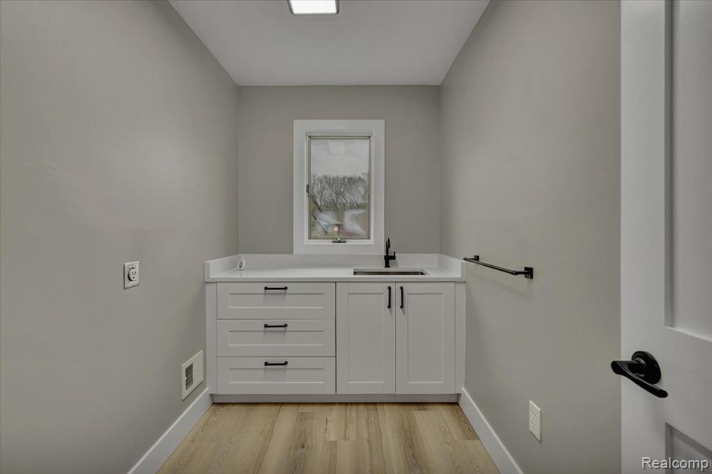 7341 Wood Pointe Drive, Almont, MI 48003 — Photo 22