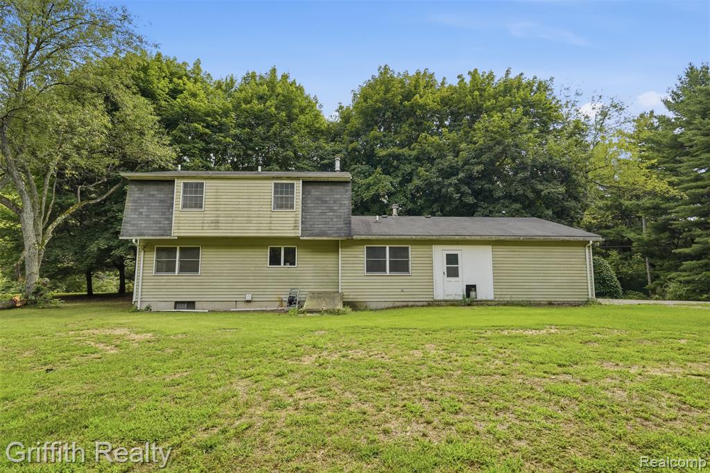 10591 Silver Lake Road, Brighton, MI 48116 — Photo 35