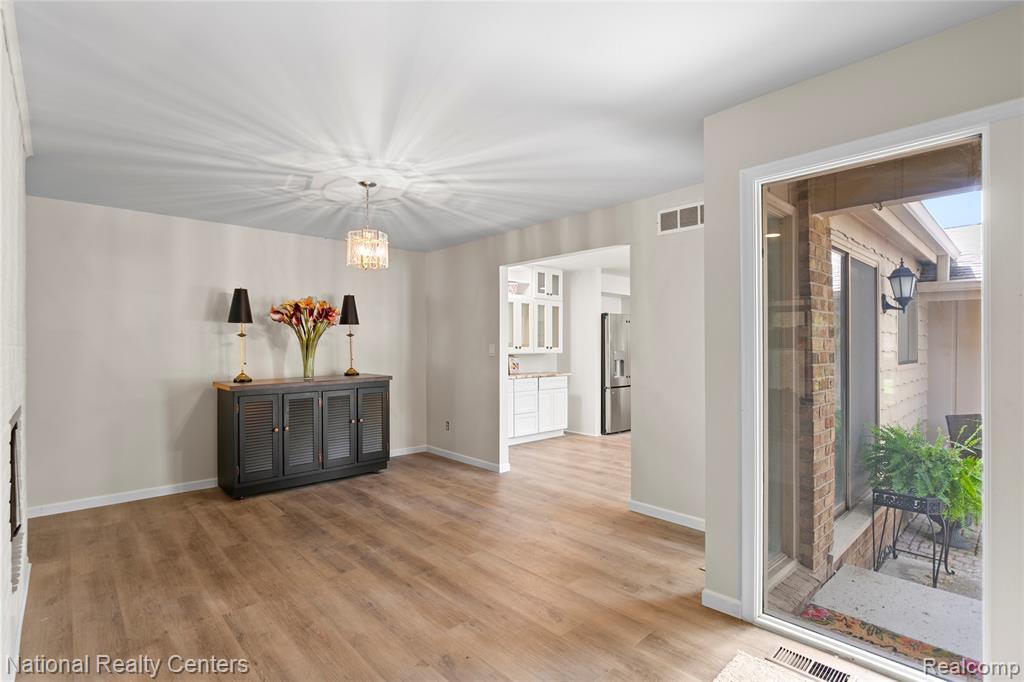 7103 Pebble Park Drive, West Bloomfield, MI — Photo 8
