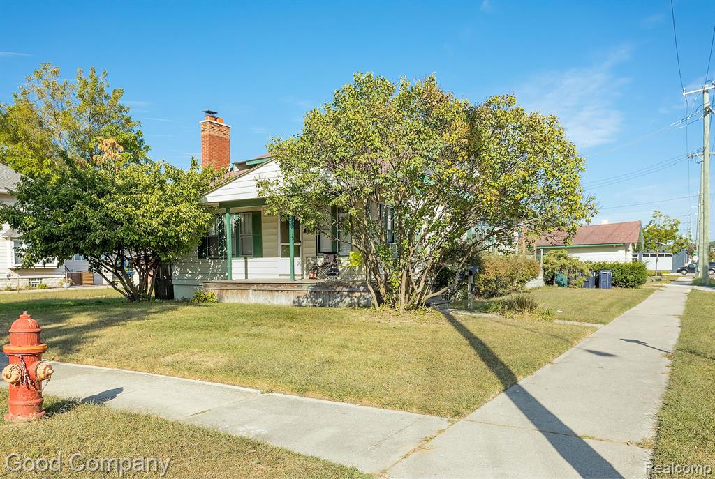 925 S CENTER Street, Royal Oak, MI 48067 — Photo 2